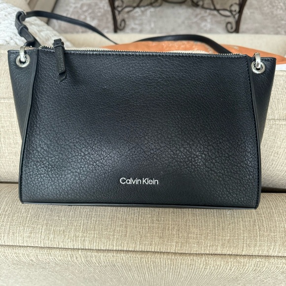 Calvin Klein Women's Reyna Crossbody Vegan Leather Purse - Picture 2 of 11